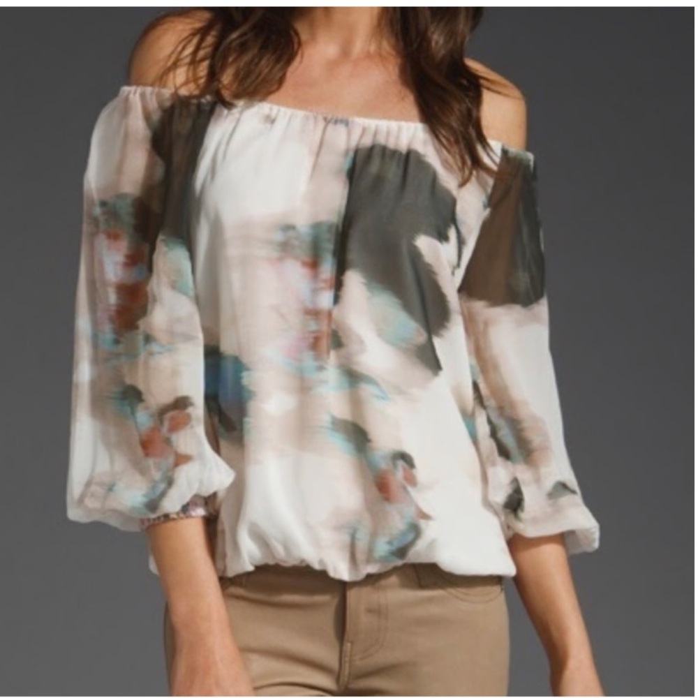 ❤️❤️ Alice + Olivia Silk Blouse
Watercolor Bohemian Off the Shoulder ❤️❤️